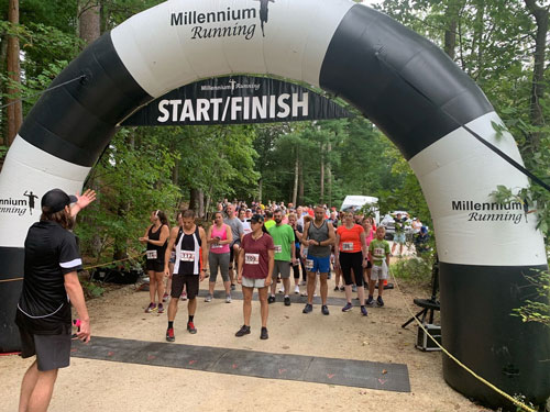 Runners at the starting line of the 2023 Nashua 5k race.